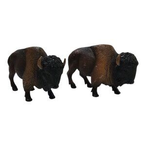 Mojo American Bison Buffalo Wild Life 2010 Figures Hand Painted Realistic Toys